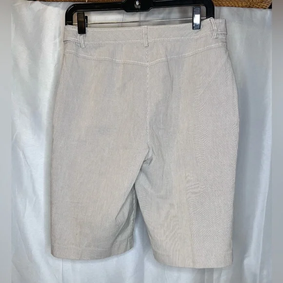 Talbots Light Beige Tailored Bermuda Shorts with Textured Cotton Fabric Size 6 - Picture 6 of 8